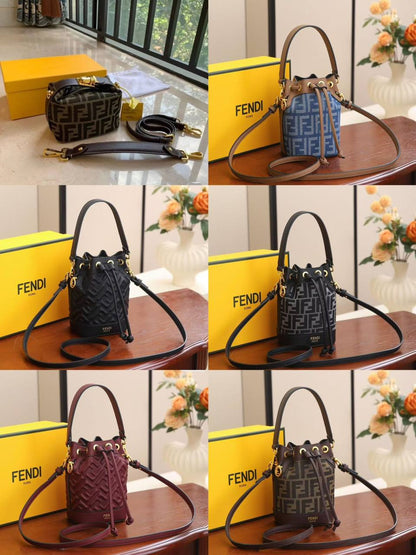 🌹 Fendi Mon Tresor
1⃣️ First quality +🎁
size : 19 * 14 * 10 cm
90 dhs🇦🇪🇦🇪
with box 🎁

Zain115
♥️♥️♥️