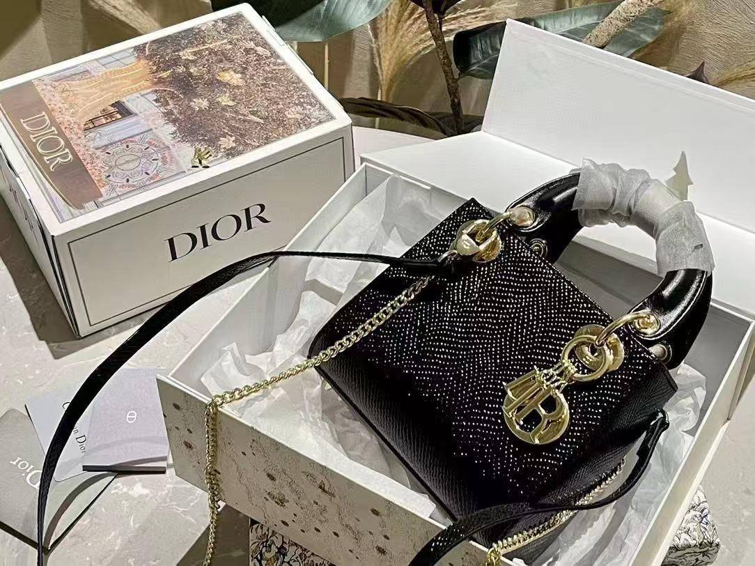 Master Bags ++++
For Price 👇 WTSP Text Zain 0568585901

Zain111
♥️♥️♥️