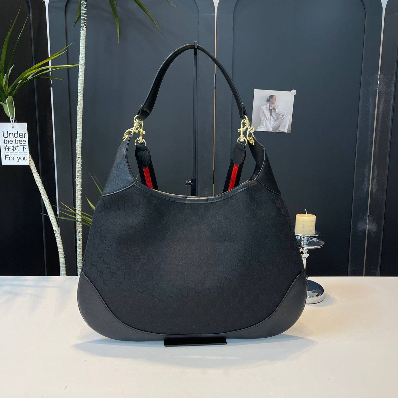 Gucci
90 dhs💓
SIZE：48cm

Zain35
♥️♥️♥️