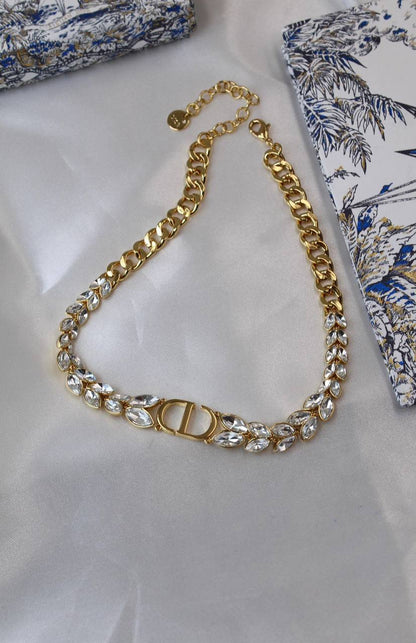 DIOR 🤍
* ⁠↗️ *Super Master Quality ®️*⬆️
* DIOR CD Chain Links with Stones PENDANT , EARINGS & BRACLET 

*360 dhs🌺*  with *Normal* Box & Bag
*380 dhs🌺*  with 2 *Orignal* Packaging 🎁

Zain209
♥️♥️♥️