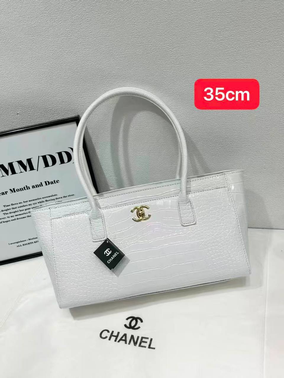 Chanel

150 dhs

Zain132
♥️♥️♥️