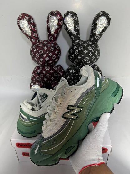 New Balance 1000 Mallard Green. 💚⚪️
40-45 AVAILABLE 🤩
220 dhs💓

Zain242
♥️♥️♥️