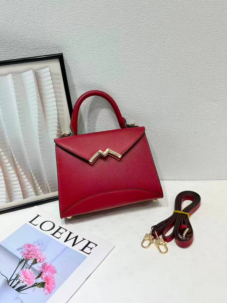 MOYNAT 
GOOD QUALITY WITH BOX 
110 DHS🇦🇪🇦🇪

Zain295
♥️♥️♥️
