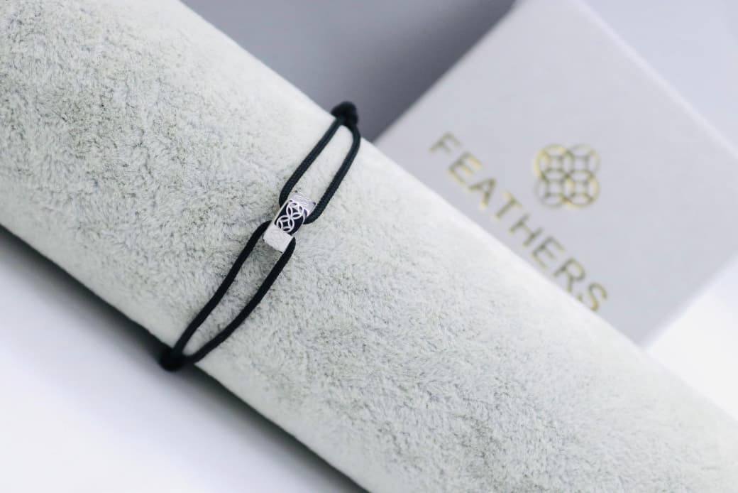 Bracelet 
55 dhs💓
+Box and paper bag🎁

Zain33
♥️♥️♥️