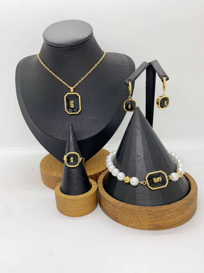 Stainless steel SET 💯*
Necklace ❤️‍🩹
Earring 🍁
Breslat ❣️
Ring free size 
With normal boxes 📦 
And paper bag 🛍️
45 dhs🇦🇪

Zain216
♥️♥️♥️