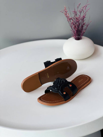 CELINE ✨⭐️
Size 36-41
_Super master high quality_🪡
380 dhs💛

Zain176
♥️♥️♥️