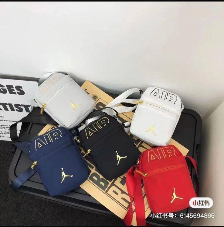 Sport Bag
20 cm
30 dhs❣️

Zain17
♥️♥️♥️