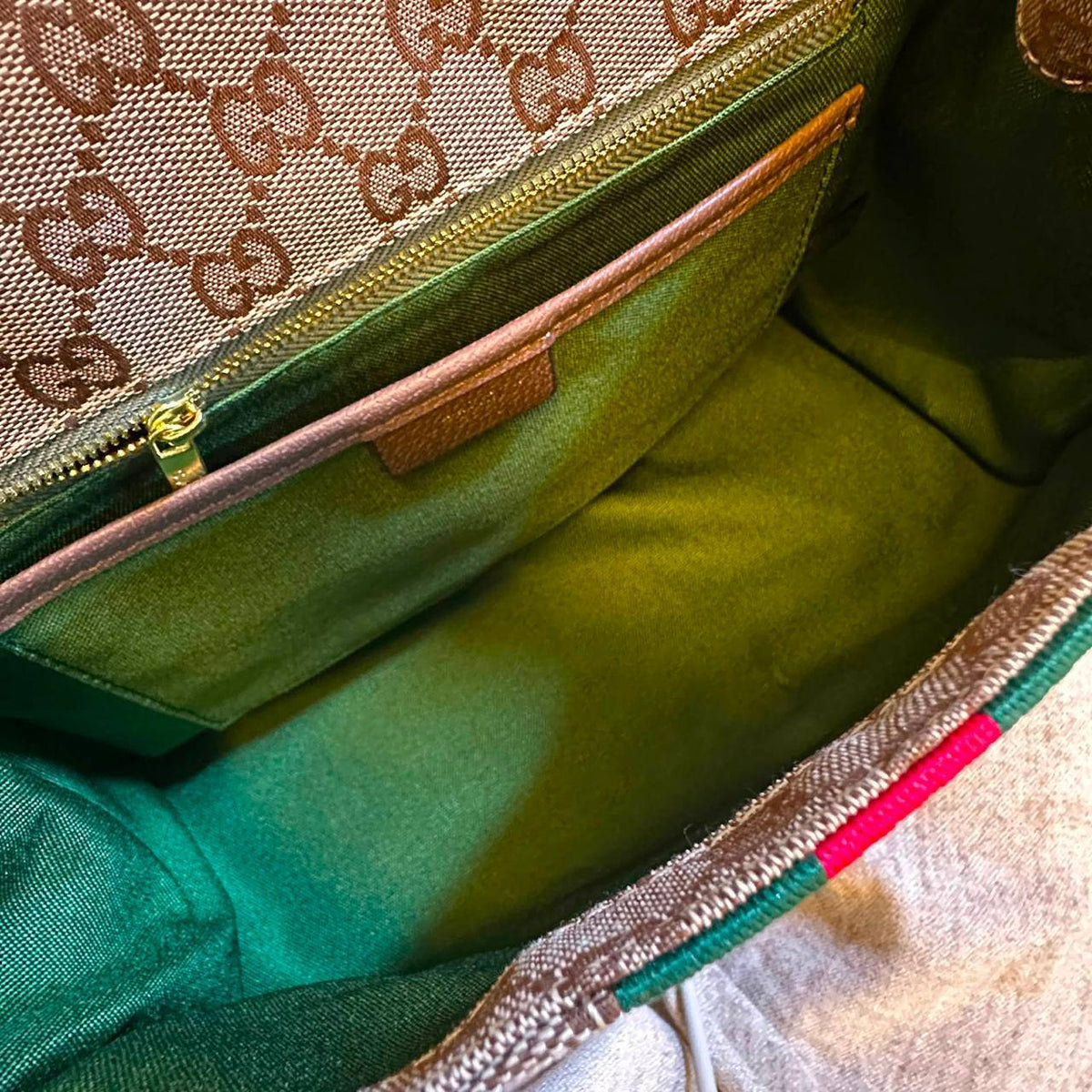 GUCCI 

COPY ONE 

NEW CAME 
135 dhs🇦🇪🇦🇪

SIZE: 31

Zain295
Zain39
♥️♥️♥️