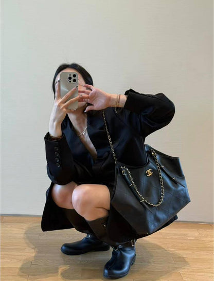 Chanel
100 dhs🪙🖤
Large capacity bag

Zain35
♥️♥️♥️
