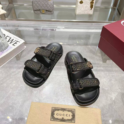 Gucci 🌸
*High quality*🌸
*size: 36 to 42*🌸
350 dhs✅

Zain119
♥️♥️♥️