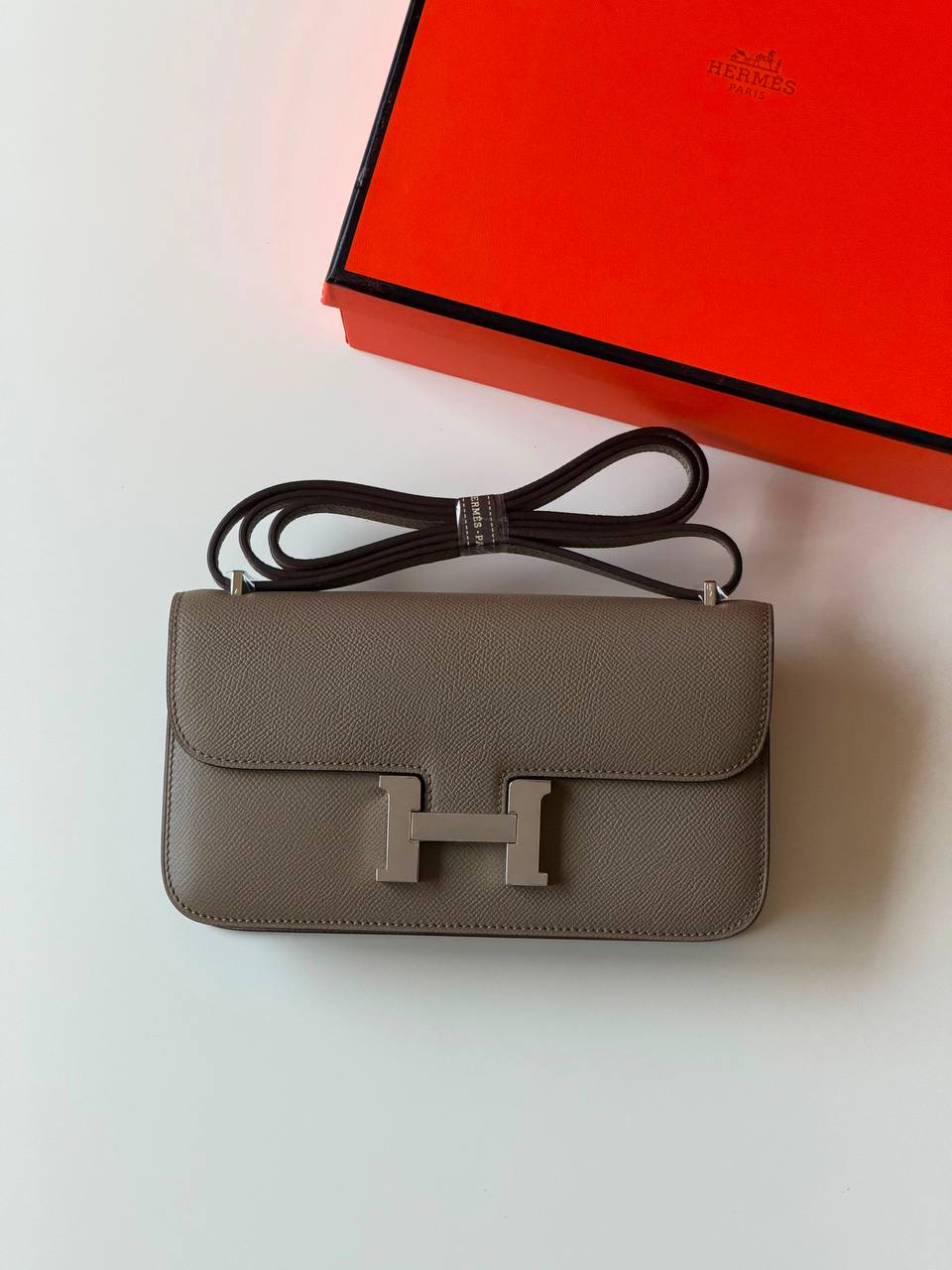 Hermes constance 23cm 
super Master quality ✅with box📦
490 dhs🇦🇪🇦🇪

Zain52
♥️♥️♥️