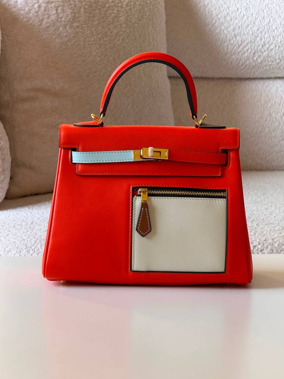 Hermes 

kelly 25cm💕

master quality

with box

610 DHS🇦🇪🇦🇪🇦🇪

Zain52
♥️♥️♥️