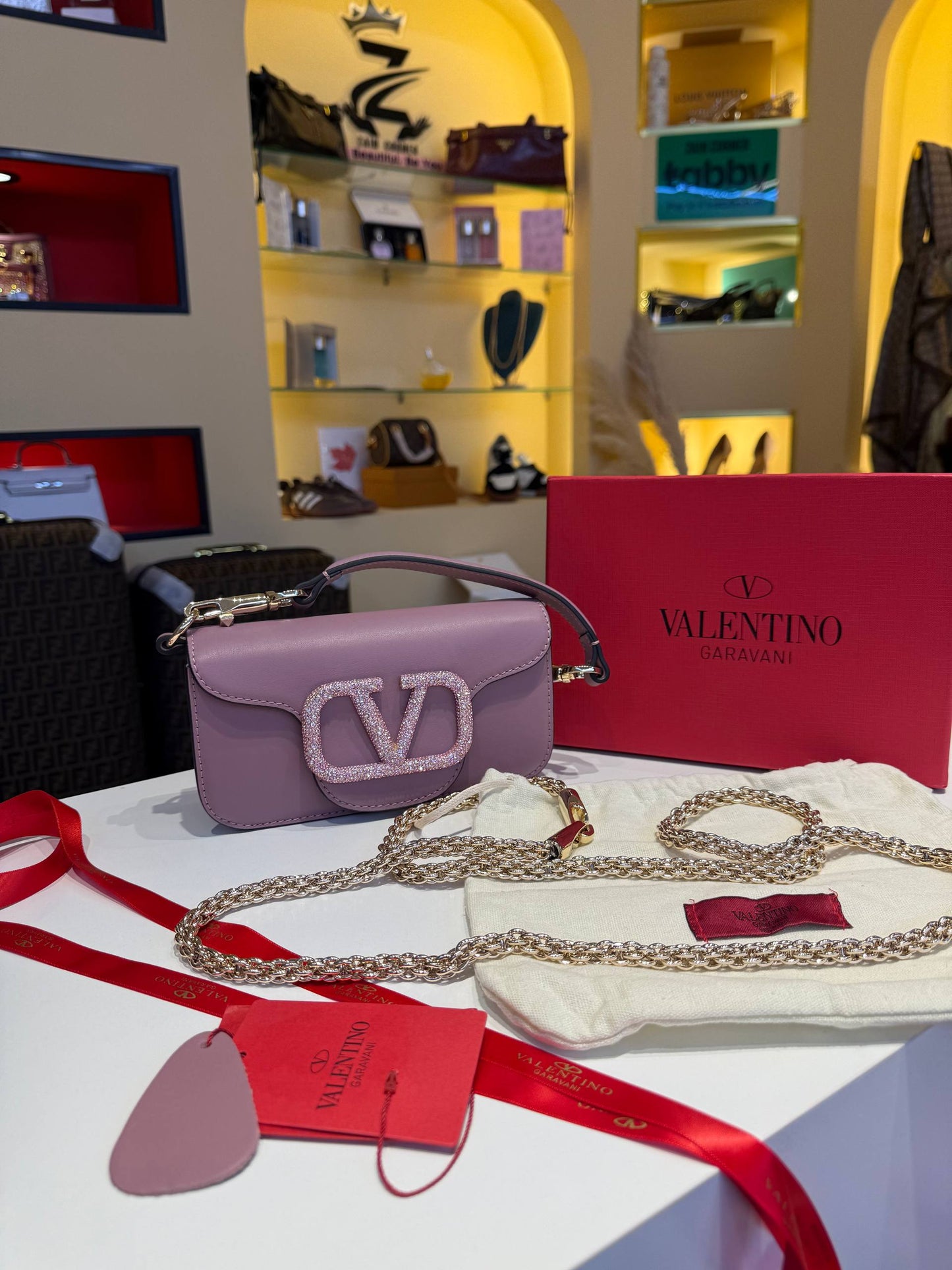 Valentino super master

900 dhs
With full package 

Zaincornerstore

اطلبوها من الوتس المثبت في الأعلى👆🏻👆🏻

تواصلو معنا 👈🏻 Zain 
For order WhatsApp pinned 👆🏻

♥️♥️♥️