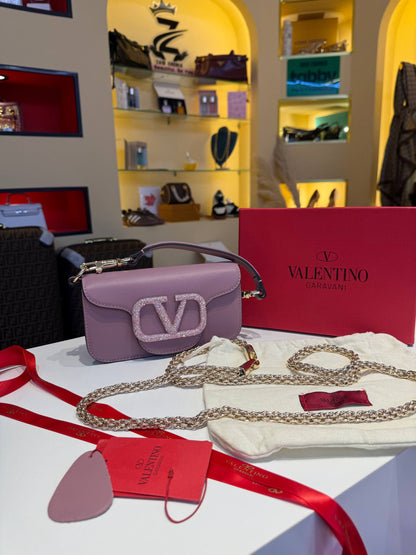Valentino super master

900 dhs
With full package 

Zaincornerstore

اطلبوها من الوتس المثبت في الأعلى👆🏻👆🏻

تواصلو معنا 👈🏻 Zain 
For order WhatsApp pinned 👆🏻

♥️♥️♥️