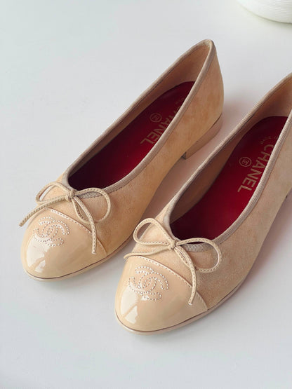 CHANEL
Size 36-41
_Super master high quality_🪡
450 dhs✅

Zain176
♥️♥️♥️
