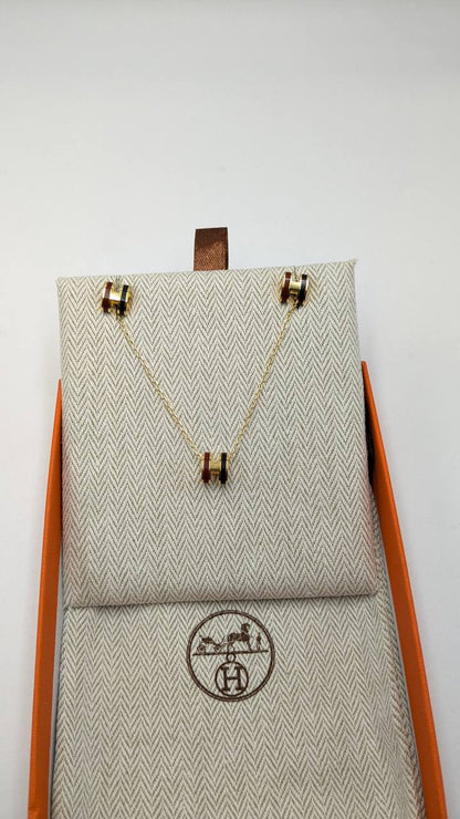 Hermes
*Master Quality* 
*Necklace & Earrings*
130 dhs🇦🇪🇦🇪 with Normal Box 🎁
170 dhs🇦🇪🇦🇪 with Good Box 🎁
190 dhs🇦🇪🇦🇪 with Master Box 🎁

Zain210
♥️♥️♥️