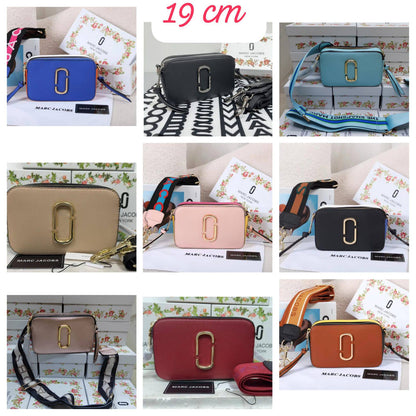 Marc Jacobs

withbox 
🎁🎁🎁

95 dhs💓

Zain143
♥️♥️♥️
