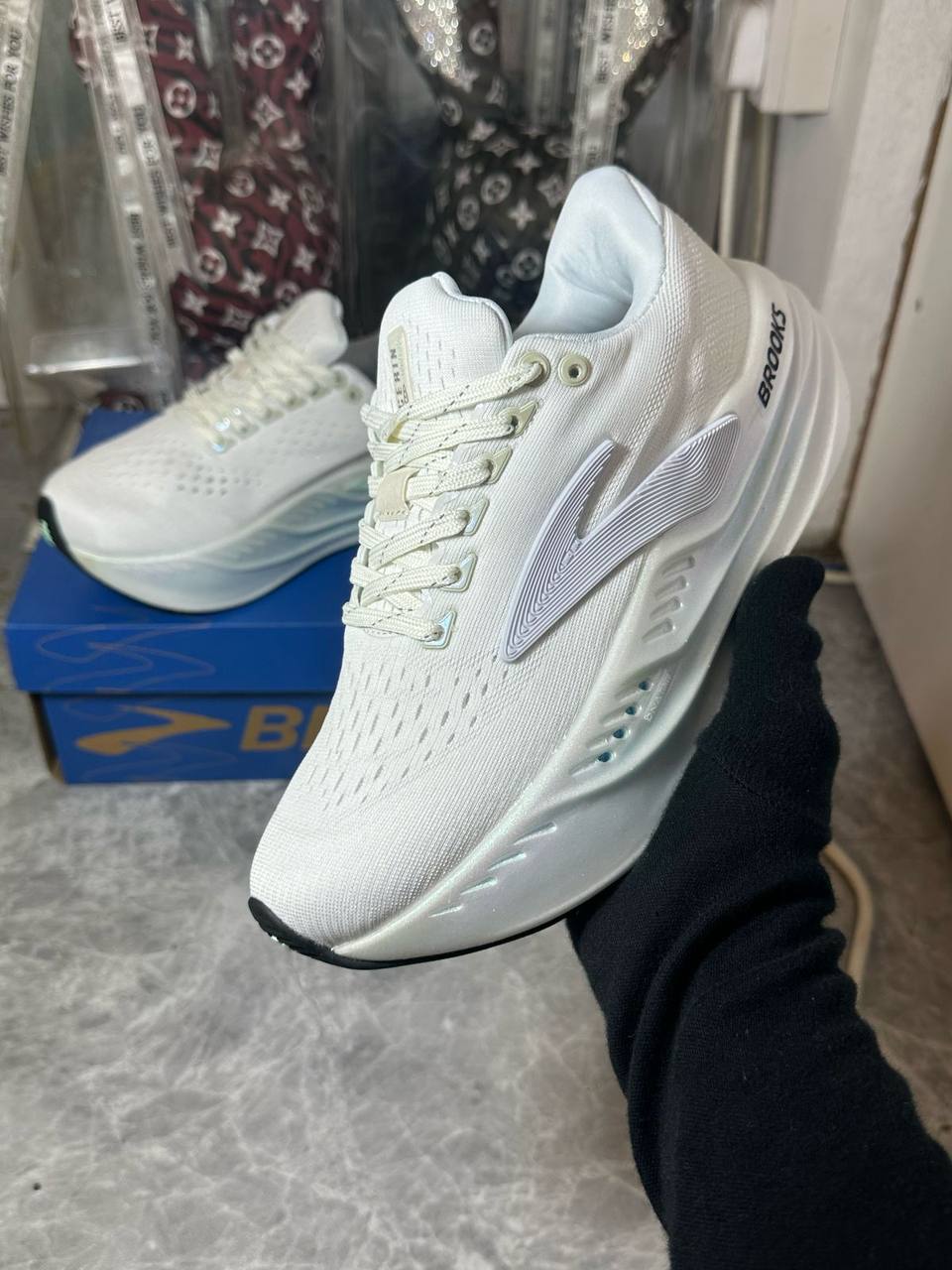 BROOKS Glycerin Max sneakers ‘White Sky Blue’
36-45 AVAILABLE 
Discount Now 🤩
220 dhs🪙

Zain242
♥️♥️♥️