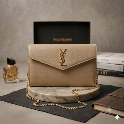 YSL  - Saint Laurent Envelope Clutch HandBag With BOX size:  17 cm

70 dhs🇦🇪🇦🇪

Zain239
♥️♥️♥️