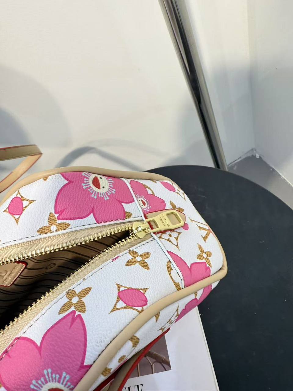 LV
sɪᴢᴇ : 31 cm

70 dhs🪙🌺

Zain31
♥️♥️♥️