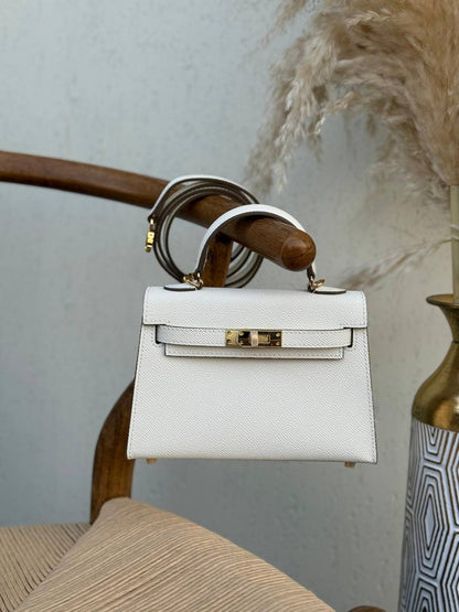 HERMES
19cm
340 dhs✅
Top quality 
With box🎁

Zain167
♥️♥️♥️