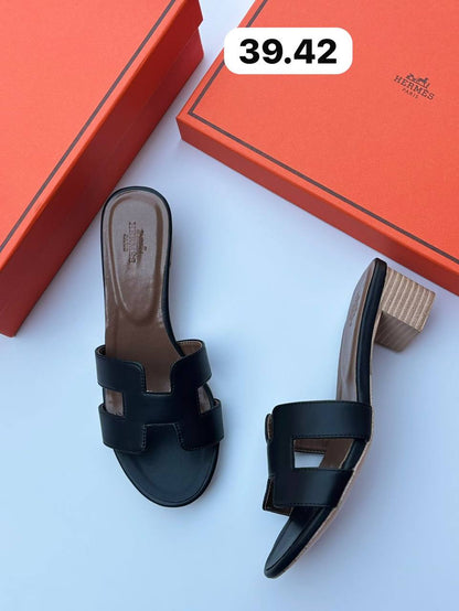 Hermes sandal
120 dhs🇦🇪

Zain55
♥️♥️♥️