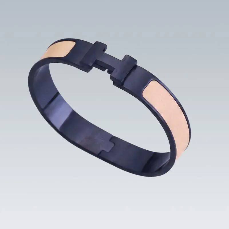 Hermes 
Size available 👇
17,19,21
Bangle ✨
Master quality 💯
With normal boxes 🗃️ 
60 dhs🇦🇪🇦🇪

With master box 📦 
75 dhs🇦🇪🇦🇪

Zain216
♥️♥️♥️