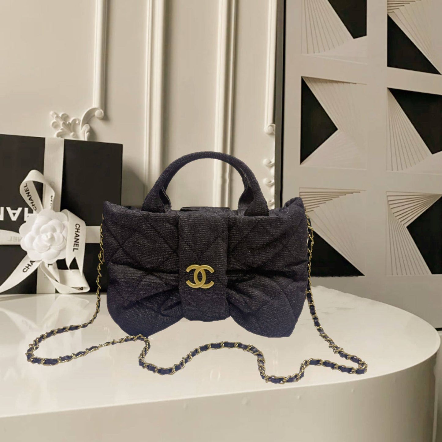Chanel

115 dhs🗽

with box
🎁🎁🎁

Zain38
♥️♥️♥️