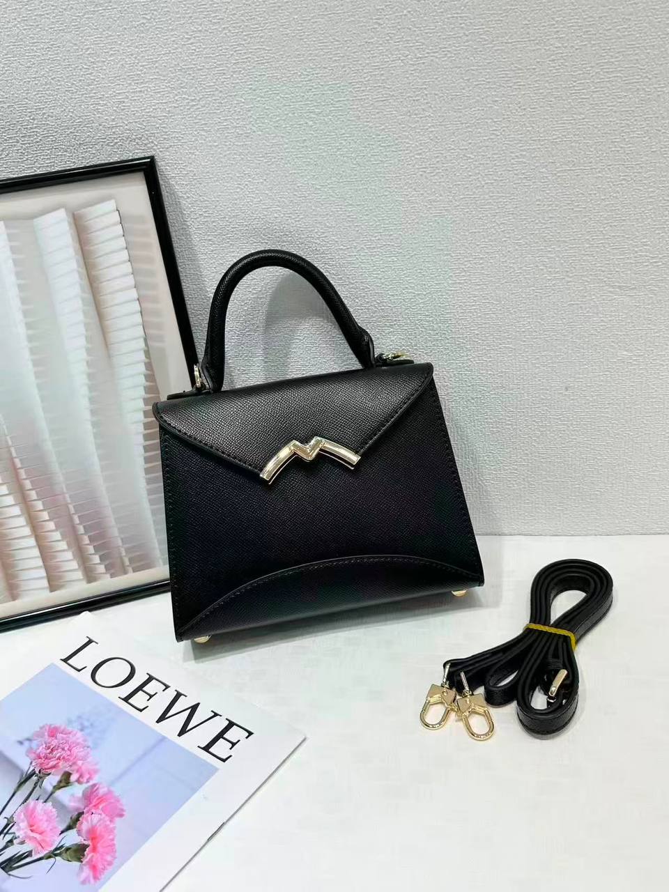 MOYNAT 
GOOD QUALITY WITH BOX 
110 DHS🇦🇪🇦🇪

Zain295
♥️♥️♥️