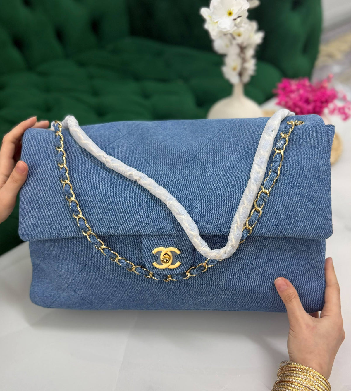 CHANEL✨
Size: 38Cm💥
Available original box 📦 
With full packing 🎀🎀
Super high quality 💥💥

For Price 👇 WhatsApp✅
0568585901 
0507557372
0552275751 Owner Zain 👌

Zain283
♥️♥️♥️