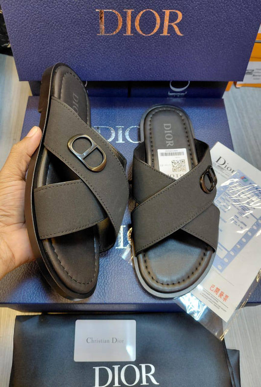 Dior 

Size 40To 45
110 dhs💓

Zain120
♥️♥️♥️
