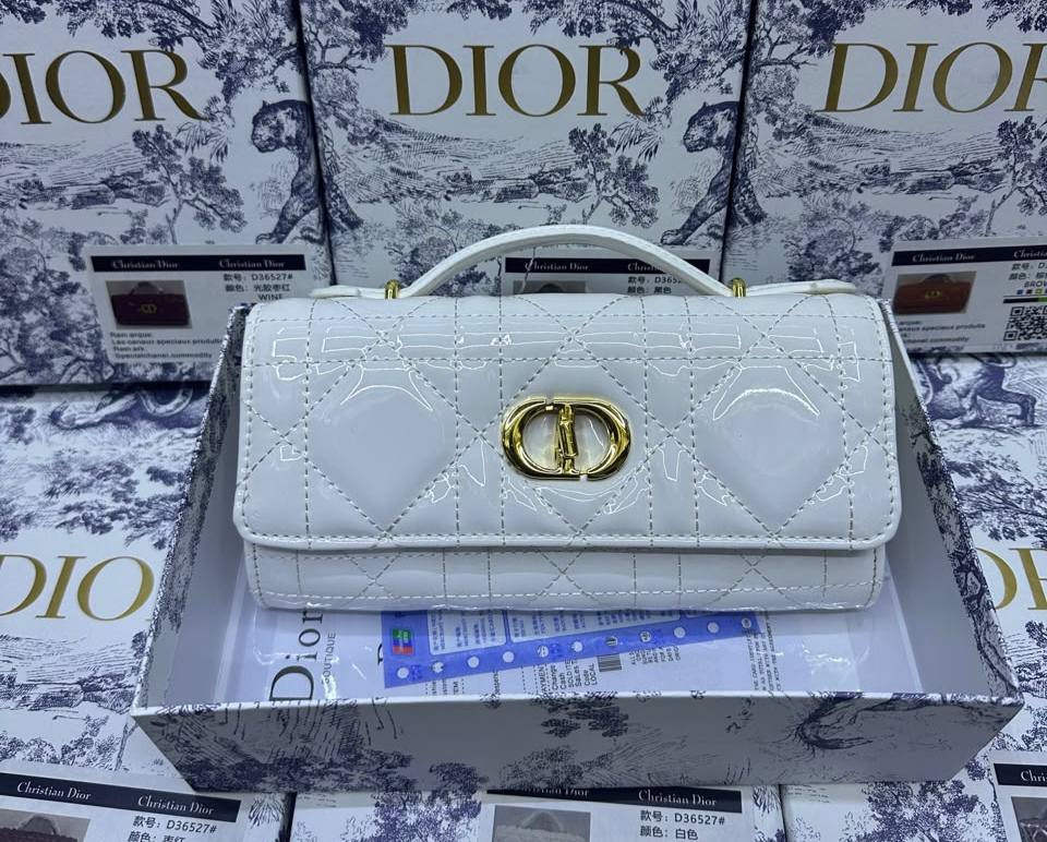 Dior 

100 dhs with box

Zain143
♥️♥️♥️