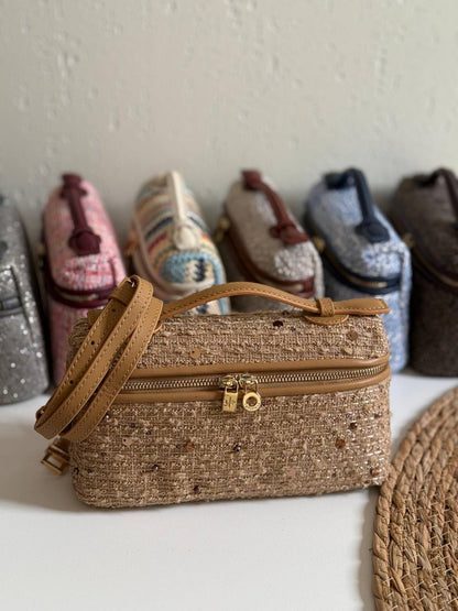 New Collection✨✨✨
LORO PIANA

20cm
350 dhs🪙🌨️

Top quality 
With box🎁

Zain167
♥️♥️♥️