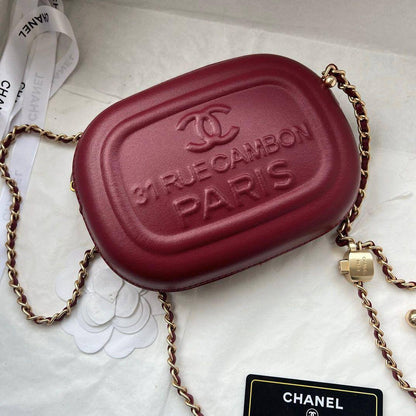 CHANEL
 COPY ONE 
WITH BOX
130 dhs✅

Zain295
♥️♥️♥️