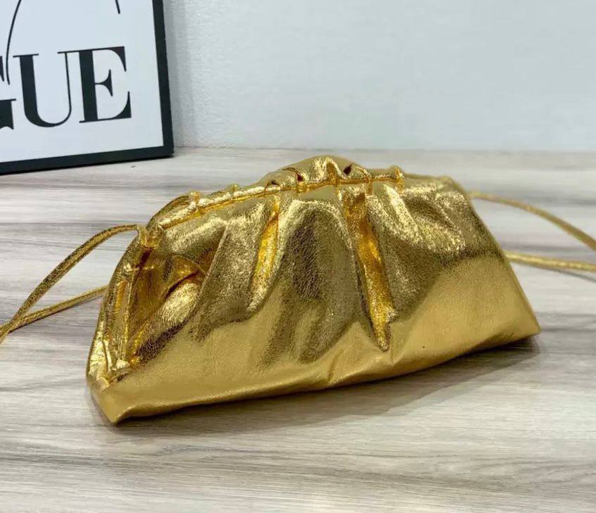 BOTTEGA 
NEW CAME BIG SIZE 
GOOD QUALITY
115 dhs🪙🌨️

Zain39
♥️♥️♥️