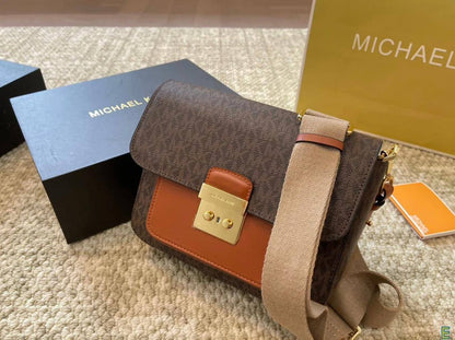 Mk

New came
Good quality
With box

90 dhs🇦🇪🇦🇪

Zain295
♥️♥️♥️