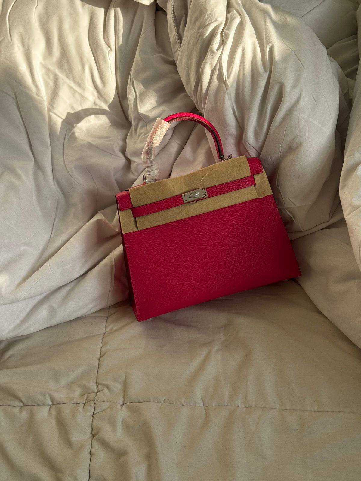 HERMES
KELLY 25 👌🏻
HANDMADE ✅
For Price 👇 WTSP Text Zain 0568585901

ZainShop
♥️♥️♥️