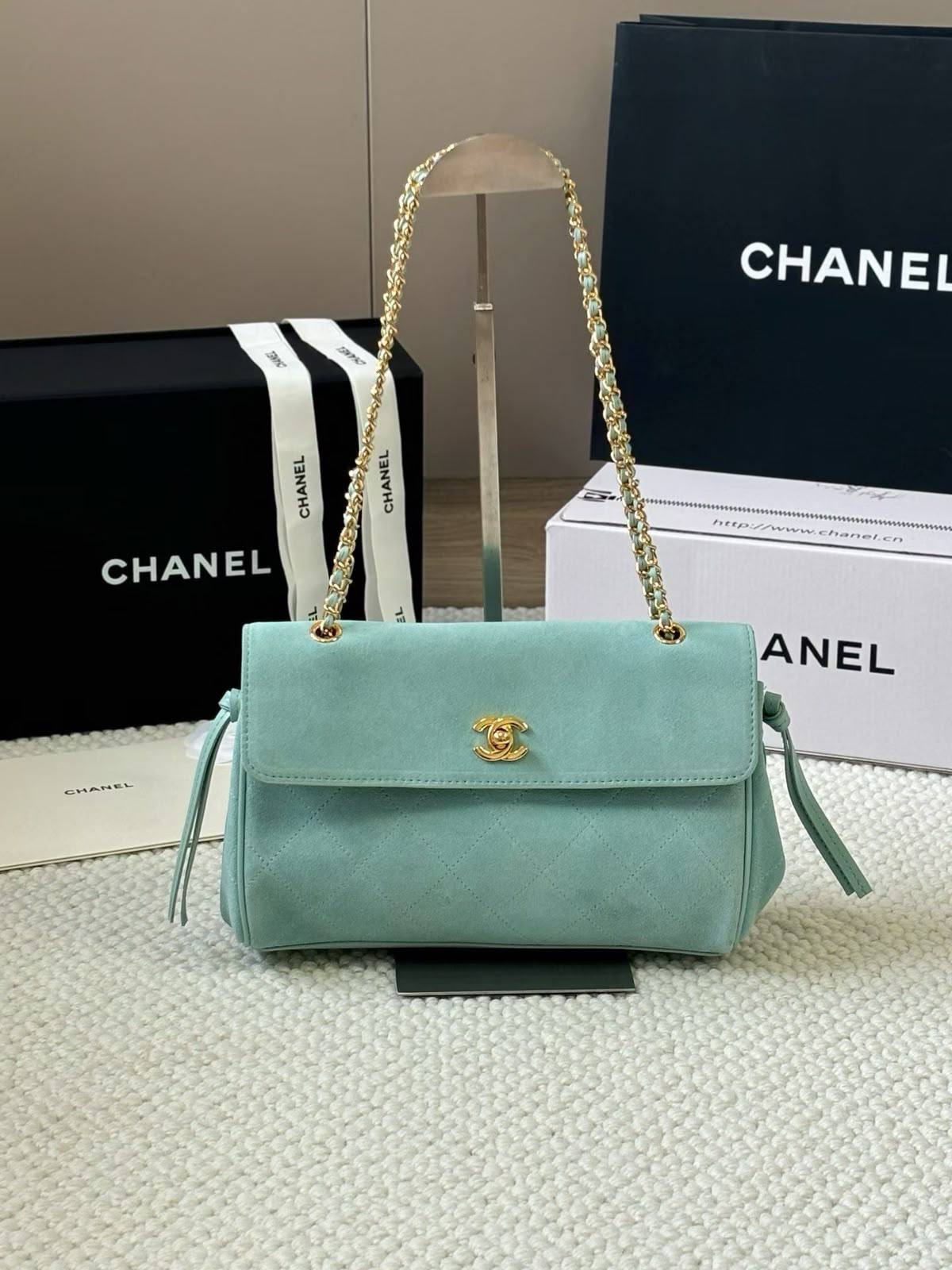 Chanel

310 dhs🇦🇪🇦🇪

Zain153
♥️♥️♥️