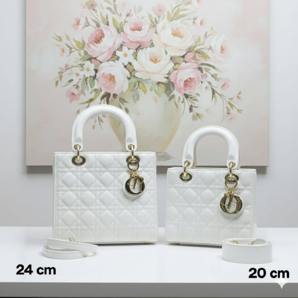 CHRISTIAN LADY DIOR
ɢʟᴏssʏ ᴍᴀᴛᴇʀɪᴀʟ
ɢᴏʟᴅ ʜᴀʀᴅᴡᴀʀᴇ
ᴡɪᴛʜ ᴡᴇʙ ʟᴏɴɢ sᴛʀᴀᴘ
ᴡɪᴛʜ BOX
🎁🎁🎁
 *sɪᴢᴇ: 24 cm = Pʀɪᴄᴇ 110 ᴅʜs* 
  
 *sɪᴢᴇ: 20 ᴄm = Pʀɪᴄᴇ 100 ᴅʜs* 

Zain31
♥️♥️♥️