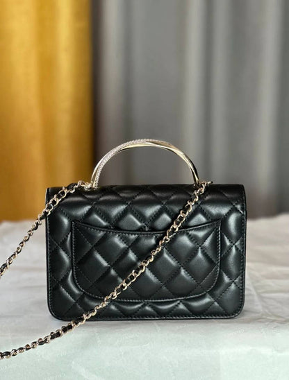 Chanel
100 dhs✅
Good-quality 

with box
🎁🎁🎁

Zain35
♥️♥️♥️