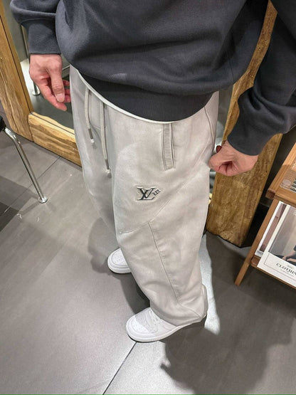 *NEW LOUIS VUITTON*
*♕ 𝐒𝐔𝐏𝐄𝐑 𝐌𝐀𝐒𝐓𝐄𝐑 ♕*
*SIZE: M,L,XL,XXL,XXXL*
300 dhs🪙💚

Zain227
♥️♥️♥️