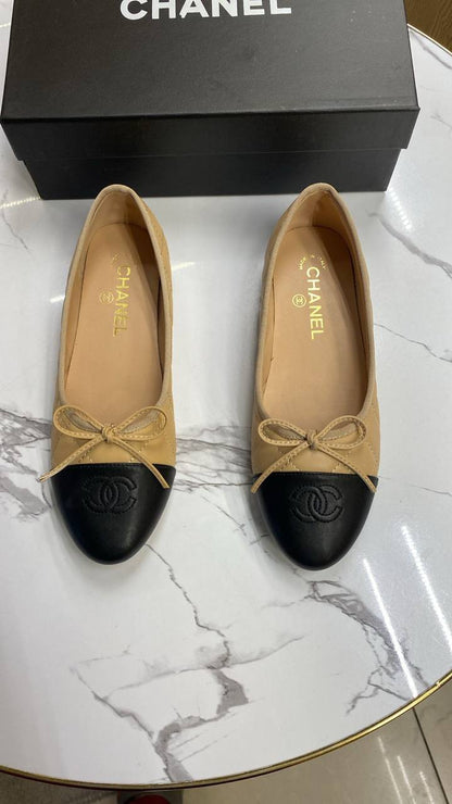 Chanel
Size 36 to 41 
140 dhs✅

Zain183
♥️♥️♥️