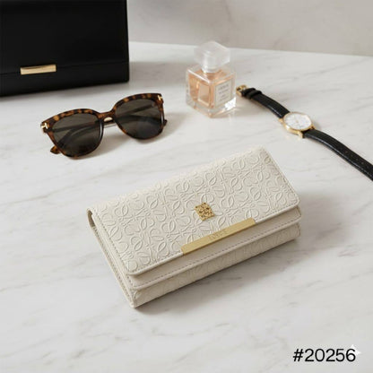 TRI-FOLD 𝗟𝗢𝗡𝗚 WALLET
WITH BOX
🎁🎁🎁

30 dhs✅

Zain31
♥️♥️♥️