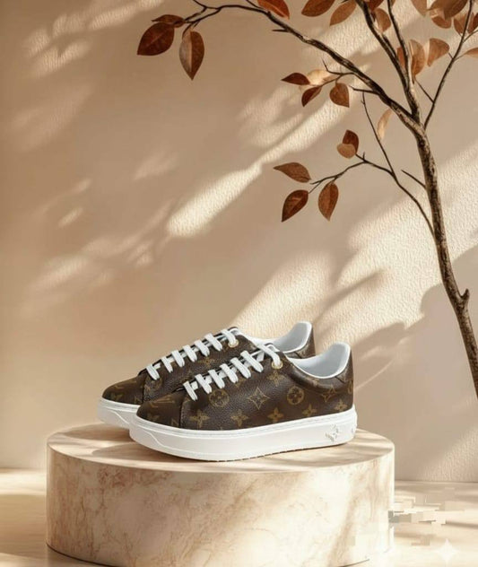 LV
☘️ *SIZE  36  to 42 ☘️                                                                                                       
280 dhs❣️

Zain224
♥️♥️♥️