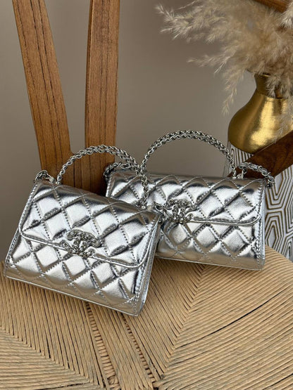 CHANEL

15cm
340 dhs✅

18cm
360 dhs✅
Top quality 

With box🎁

Zain167
♥️♥️♥️