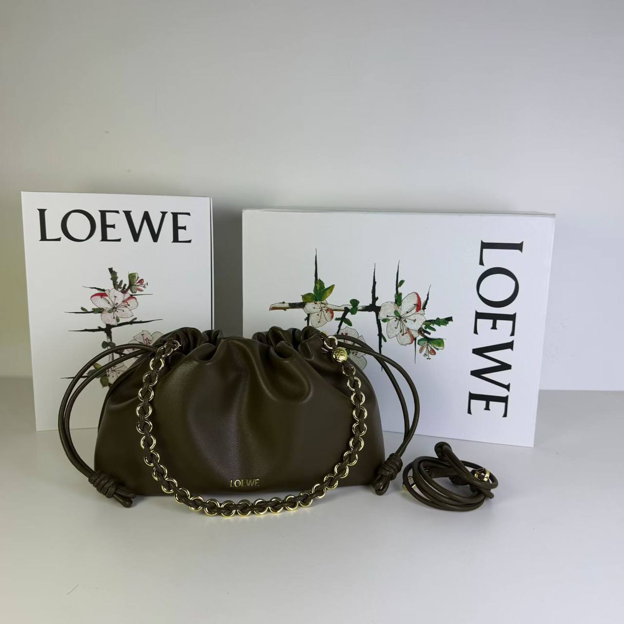 Loewe 
Master🌺
290 dhs✅
#29cm❤️❤️🙋‍♂️

Zain228
♥️♥️♥️