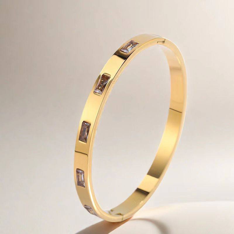 New arrival Stainless steel bangle Non tarnish 
30 dhs✅

Zain243
♥️♥️♥️