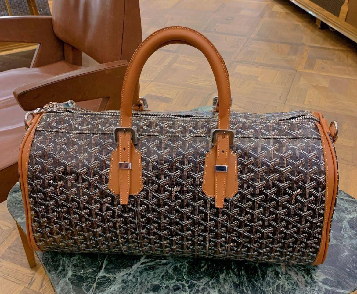 GOYARD Traveling Bag
Good Quality 
95 dhs🪙🌨️

Zain250
♥️♥️♥️