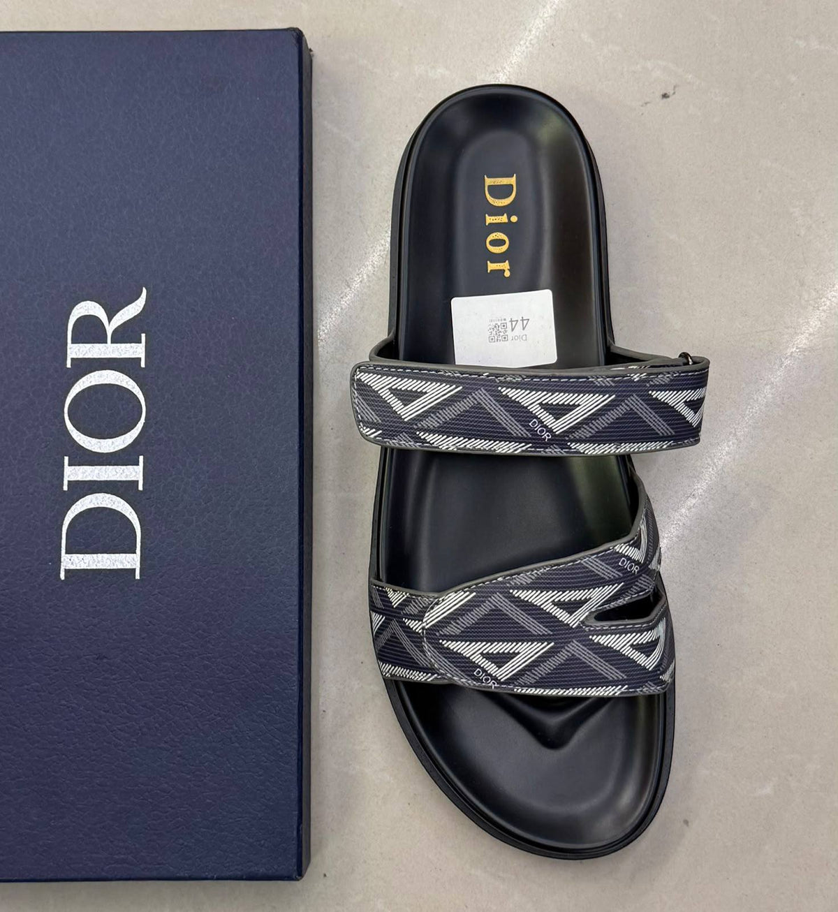 Dior
Gucci
Coach

40 TO 45
115 dhs🇦🇪🇦🇪🇦🇪

Zain183
♥️♥️♥️