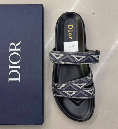 Dior
Gucci
Coach

40 TO 45
115 dhs🇦🇪🇦🇪🇦🇪

Zain183
♥️♥️♥️